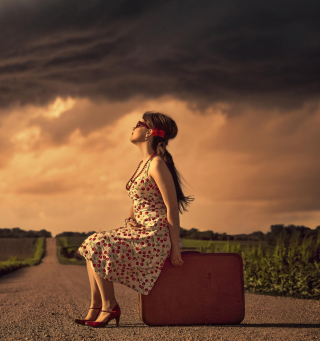 Girl Sitting On Luggage On Road - Obrázkek zdarma pro 208x208