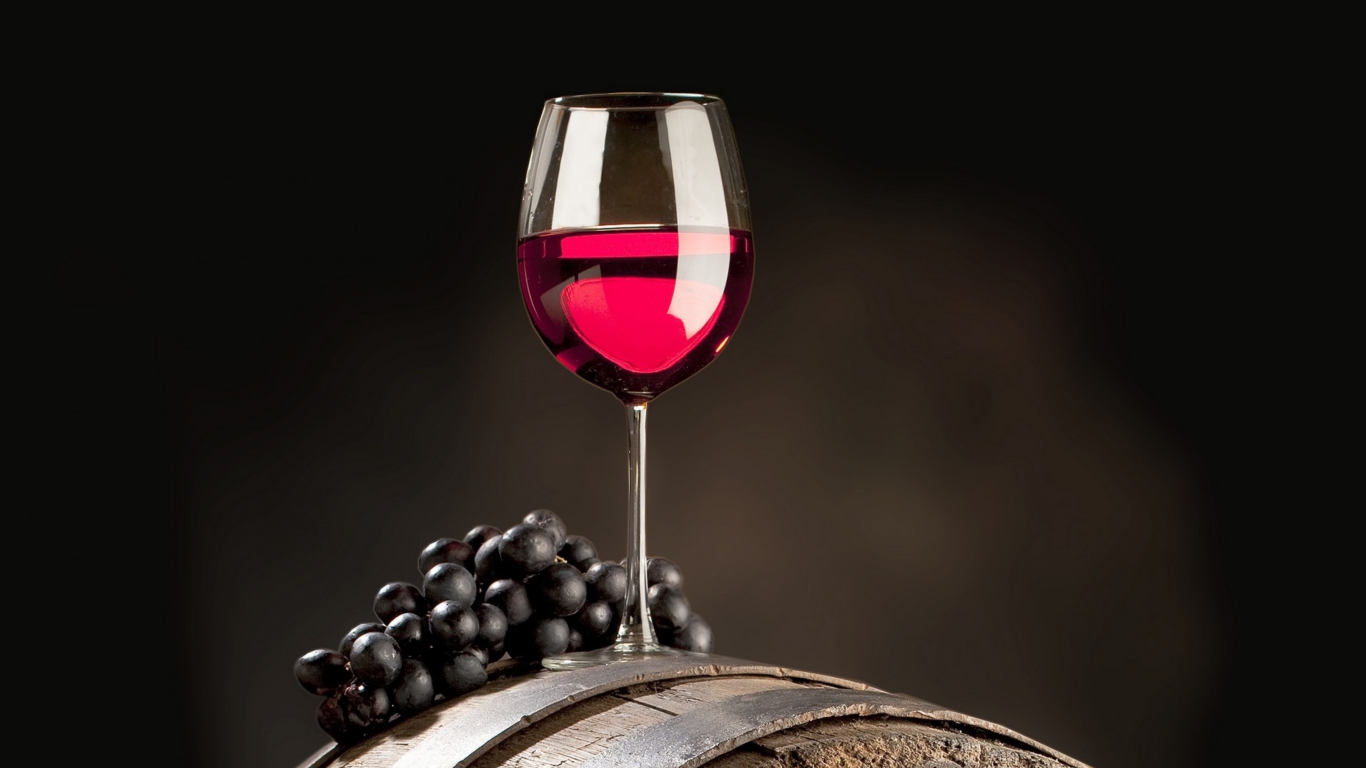 Sfondi Red Wine Glass 1366x768
