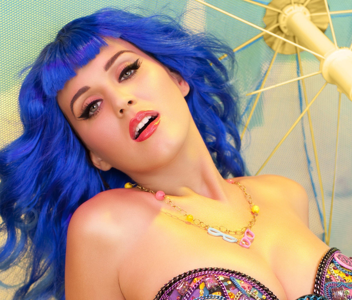 Das Katy Perry Glamour Wallpaper 1200x1024