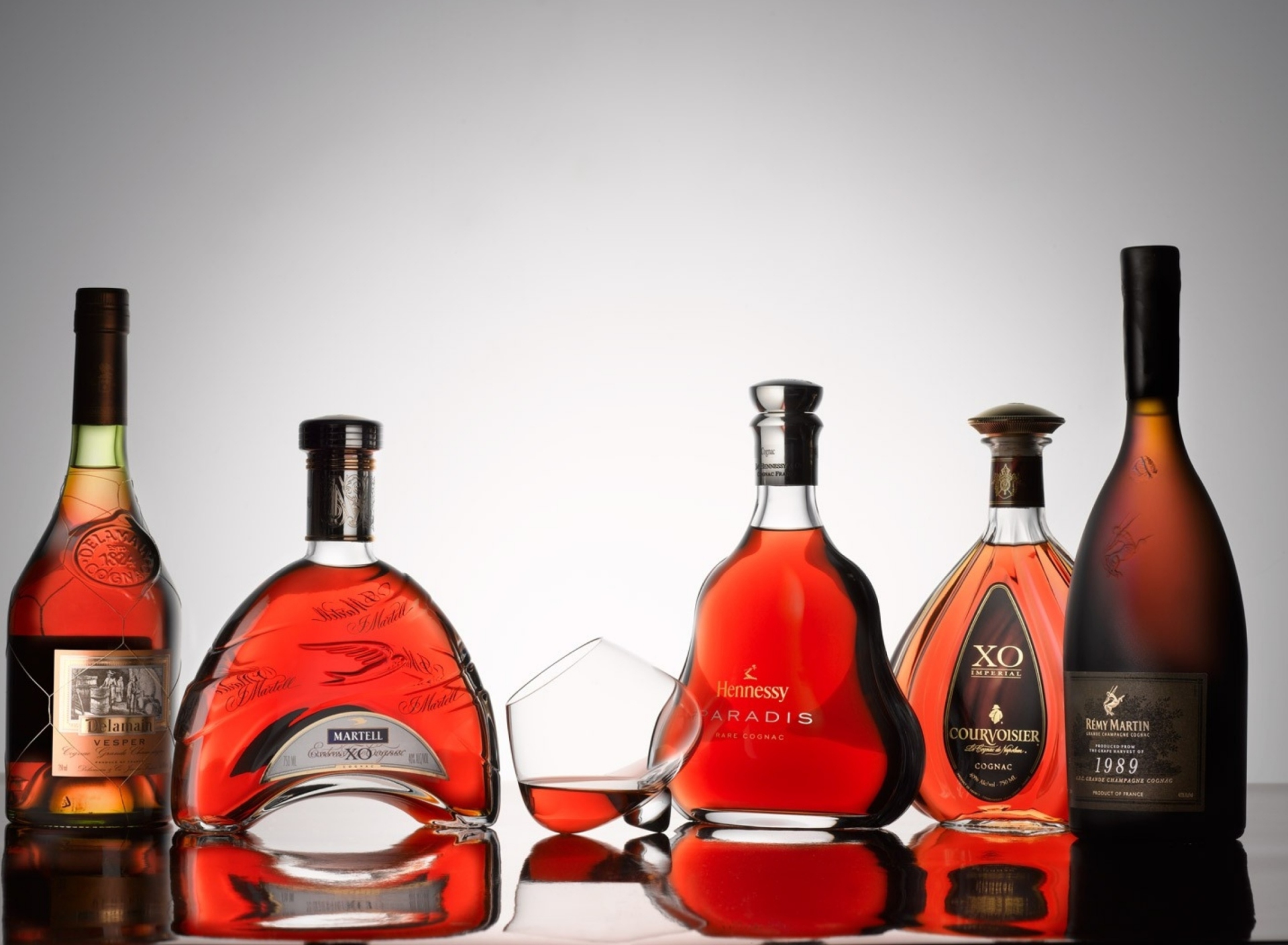 Delamain Martell Hennessy Courvoisier Remy-Martin wallpaper 1920x1408