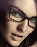 Screenshot №1 pro téma Candice Swanepoel In Glasses 128x160