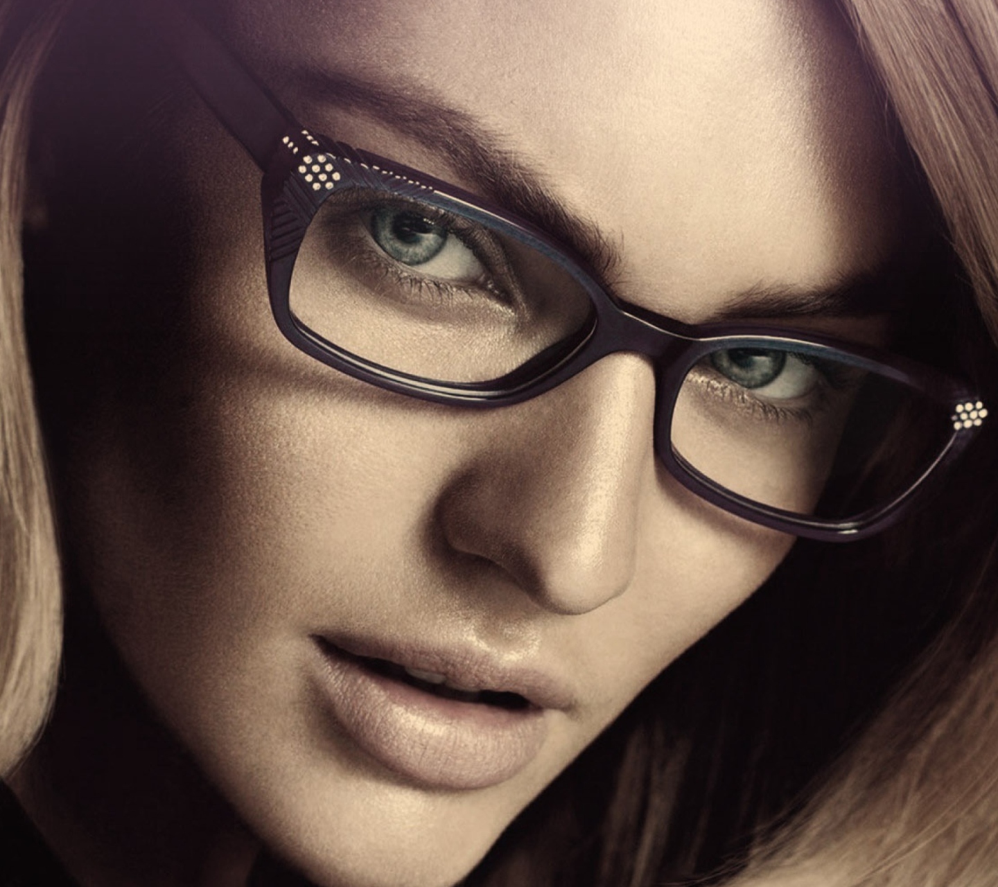 Sfondi Candice Swanepoel In Glasses 1440x1280