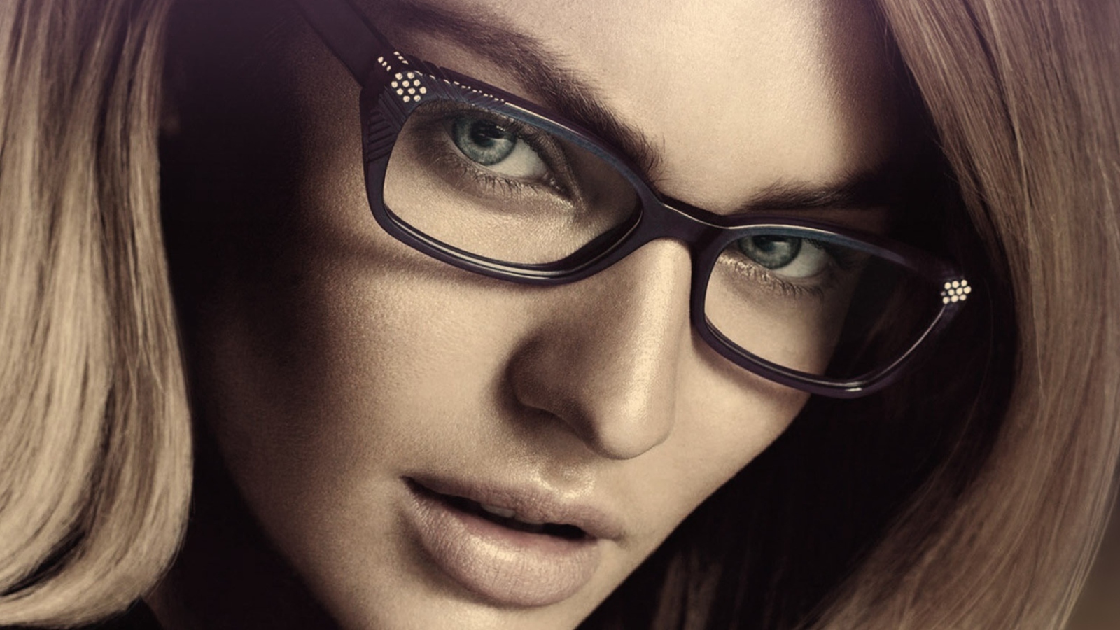 Candice Swanepoel In Glasses screenshot #1 1600x900
