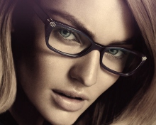 Обои Candice Swanepoel In Glasses 220x176