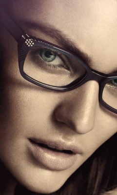 Fondo de pantalla Candice Swanepoel In Glasses 240x400