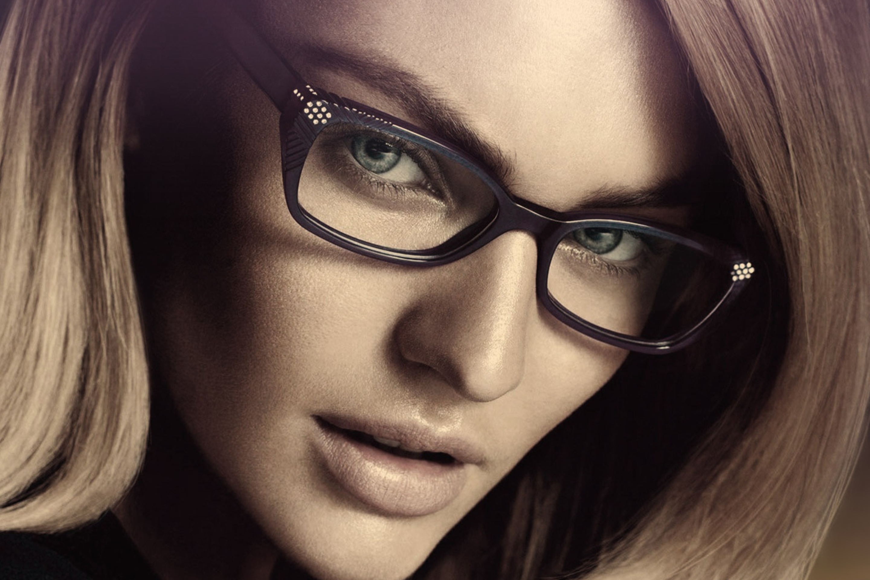 Screenshot №1 pro téma Candice Swanepoel In Glasses 2880x1920
