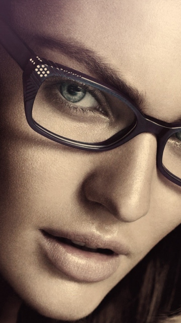Candice Swanepoel In Glasses wallpaper 360x640