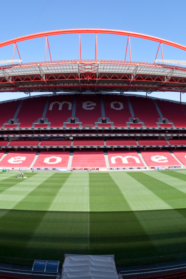 Screenshot №1 pro téma Lisbon Stadium 640x960