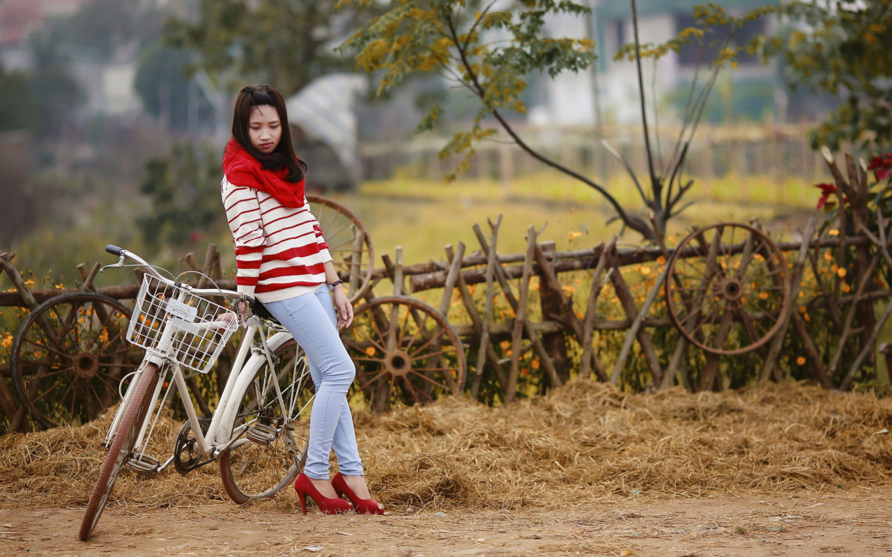 Das Girl On Bicycle Wallpaper 1280x800