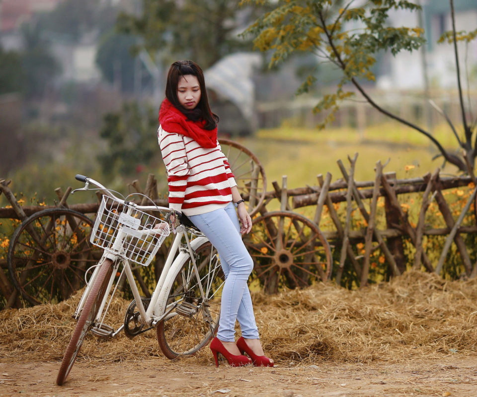 Обои Girl On Bicycle 960x800