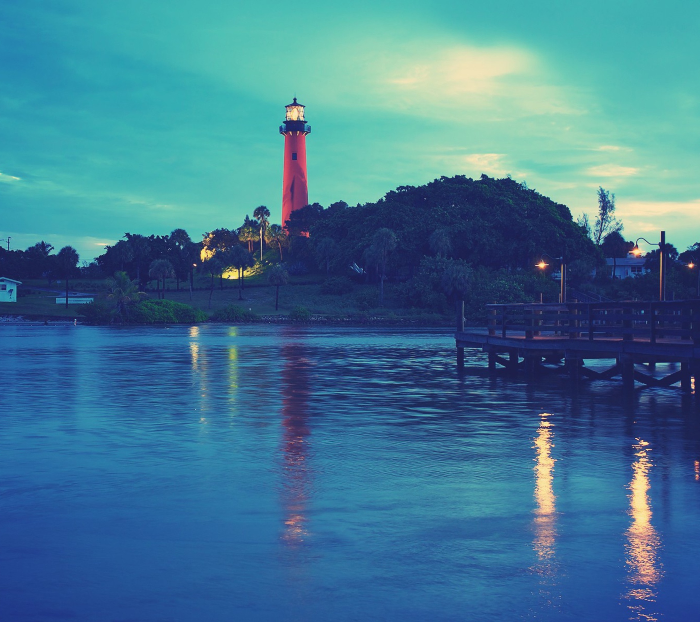 Das Lighthouse At Twilight Wallpaper 1440x1280