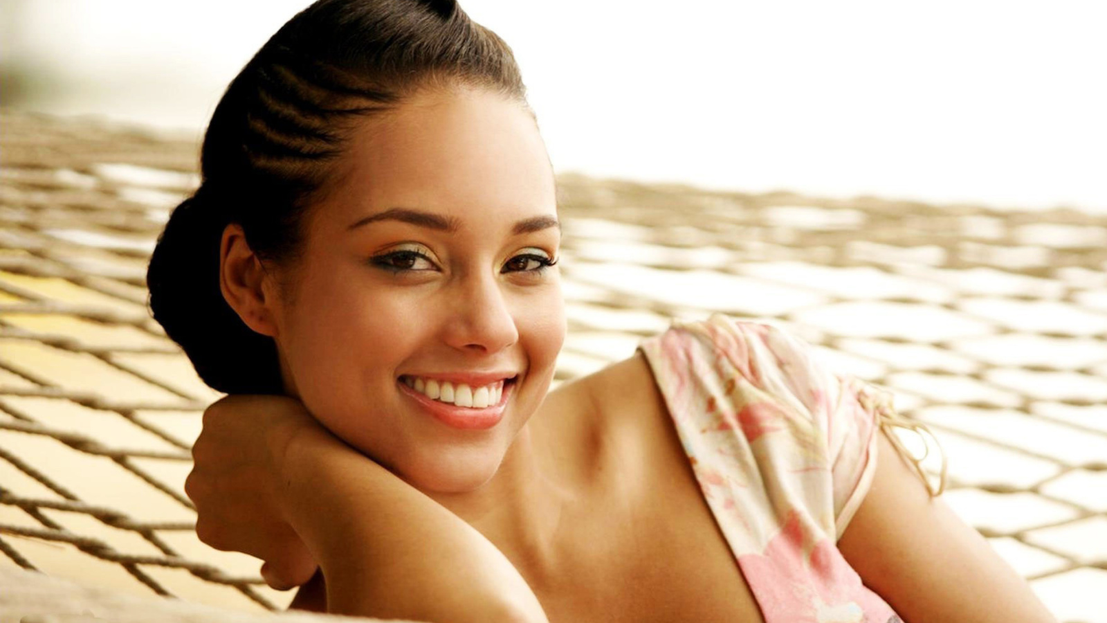 Screenshot №1 pro téma Alicia Keys 1600x900