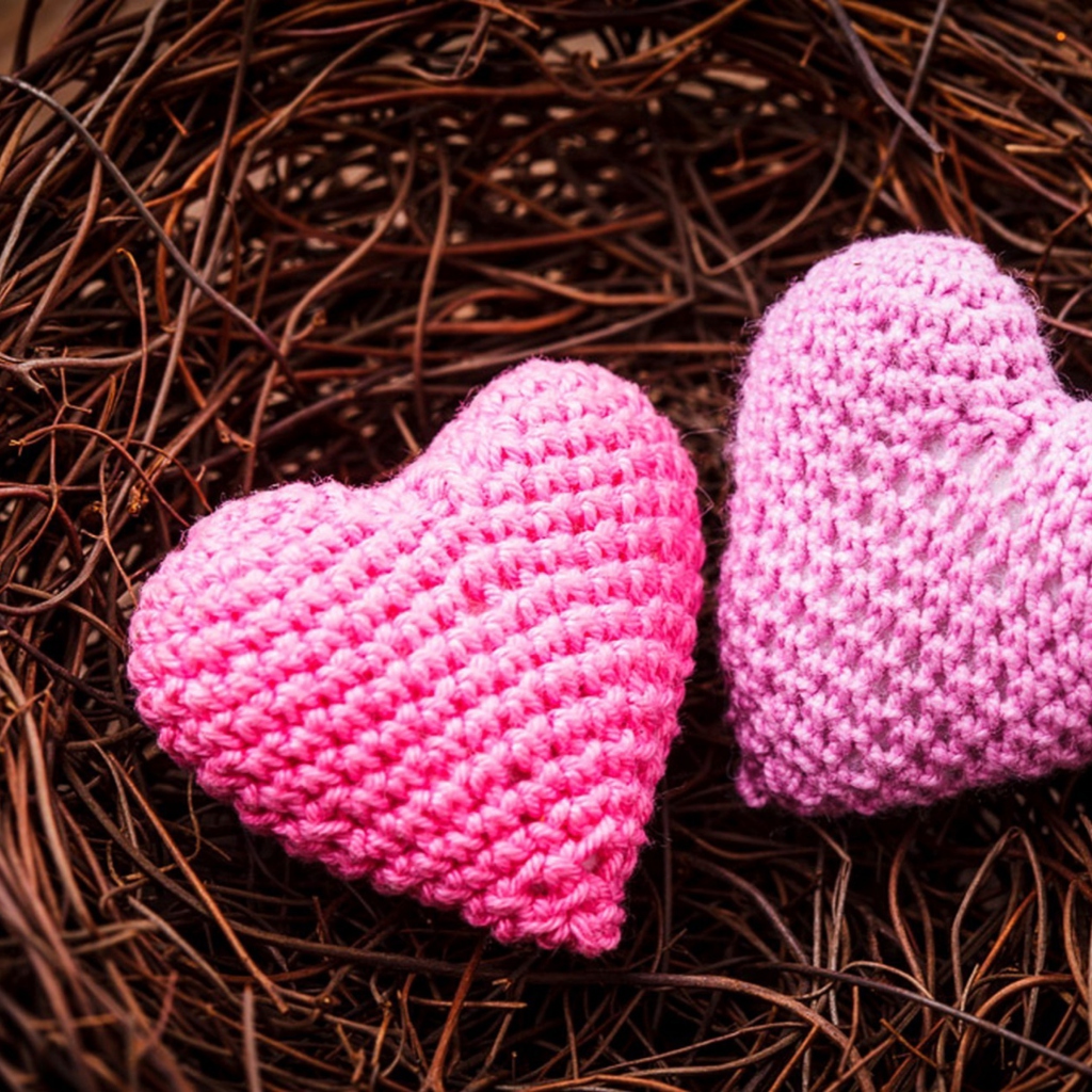 Fondo de pantalla Knitted Pink Heart 1024x1024