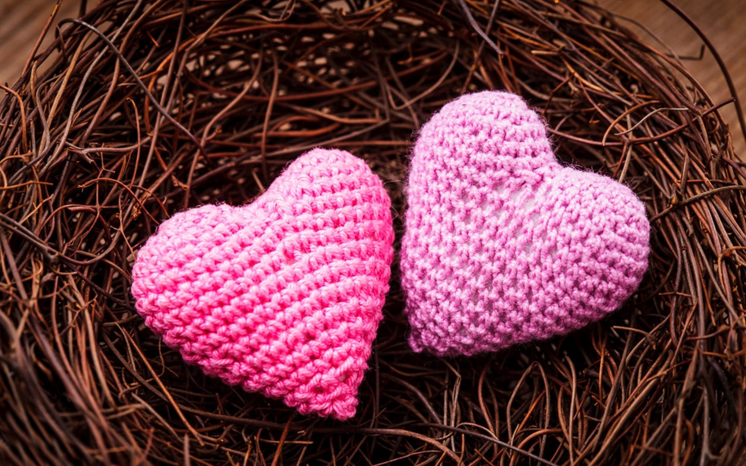 Fondo de pantalla Knitted Pink Heart 2560x1600
