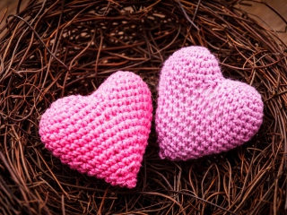 Das Knitted Pink Heart Wallpaper 320x240