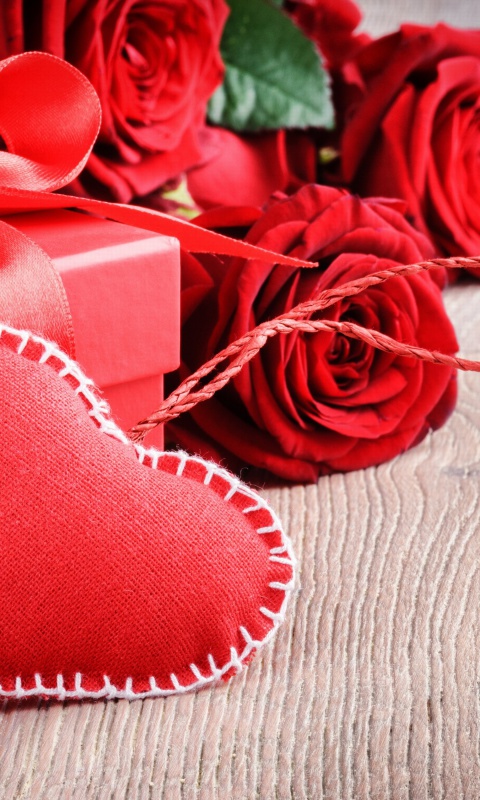 Обои Valentines Day Gift and Hearts 480x800