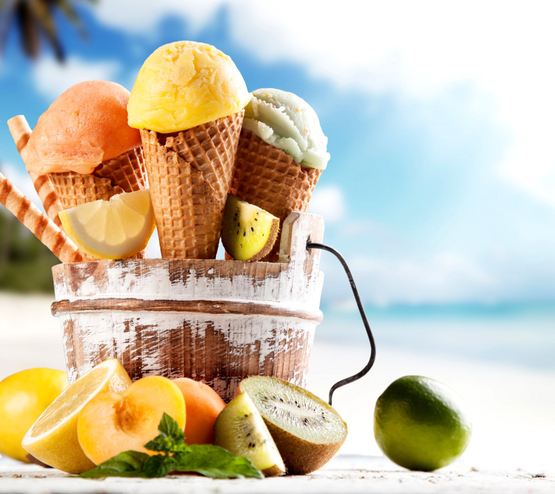 Обои Meltdown Ice Cream on Beach 1080x960