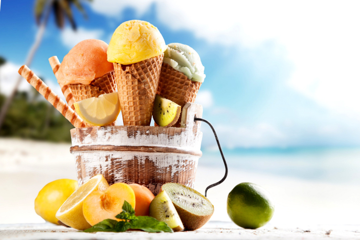 Das Meltdown Ice Cream on Beach Wallpaper