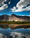 Fondo de pantalla Mountain Lake In Chile 128x160