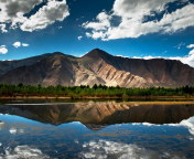 Screenshot №1 pro téma Mountain Lake In Chile 176x144