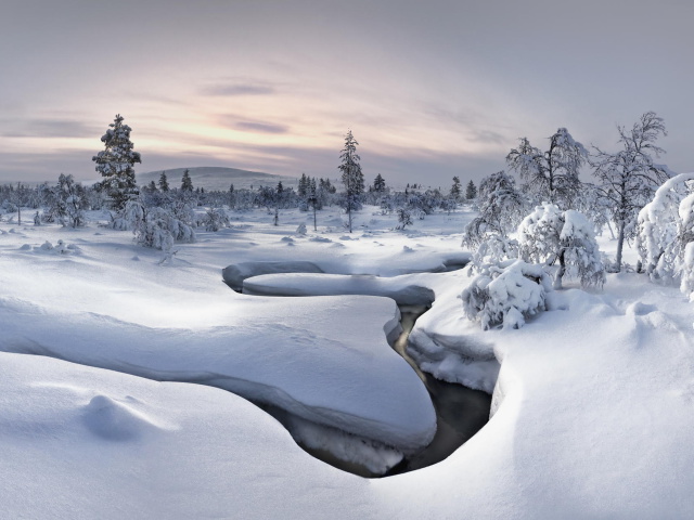 Das Winter River Wallpaper 640x480