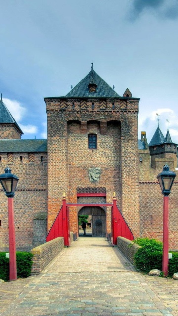 Muiderslot Castle in Netherlands wallpaper 360x640