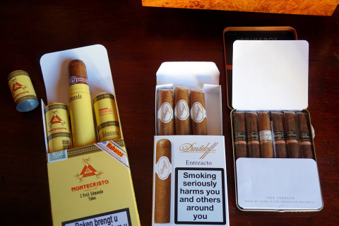 Обои Cuban Montecristo Cigars 480x320