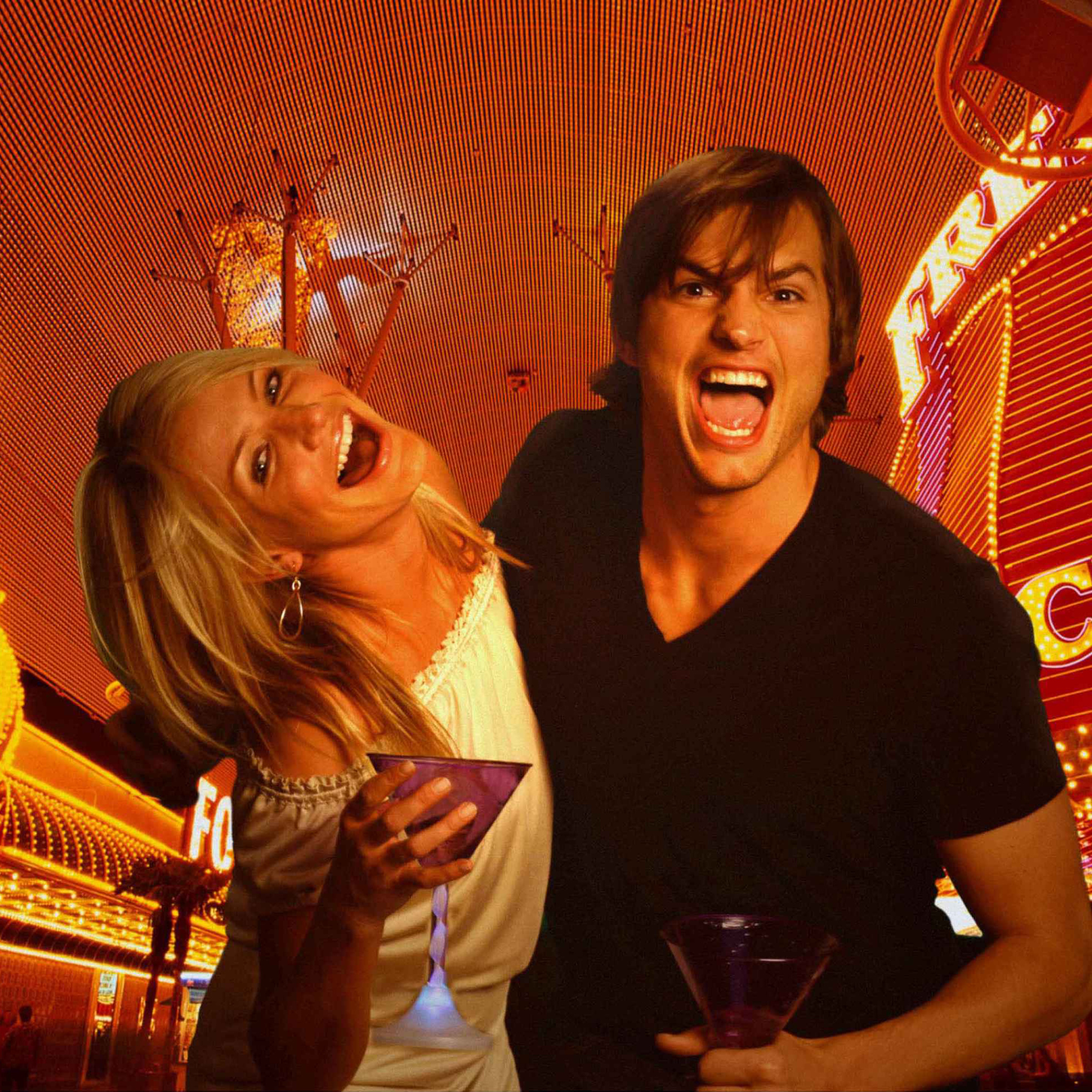 Обои Cameron Diaz And Ashton Kutcher in What Happens in Vegas 2048x2048