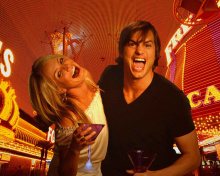 Das Cameron Diaz And Ashton Kutcher in What Happens in Vegas Wallpaper 220x176