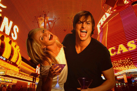 Обои Cameron Diaz And Ashton Kutcher in What Happens in Vegas 480x320