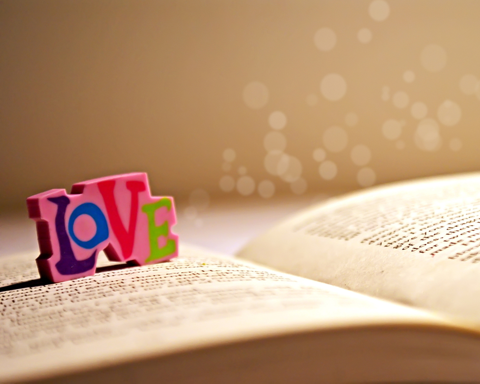 Обои I Love Reading Books 1600x1280