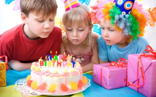 Kids Birthday - Obrázkek zdarma pro Sony Xperia Z1