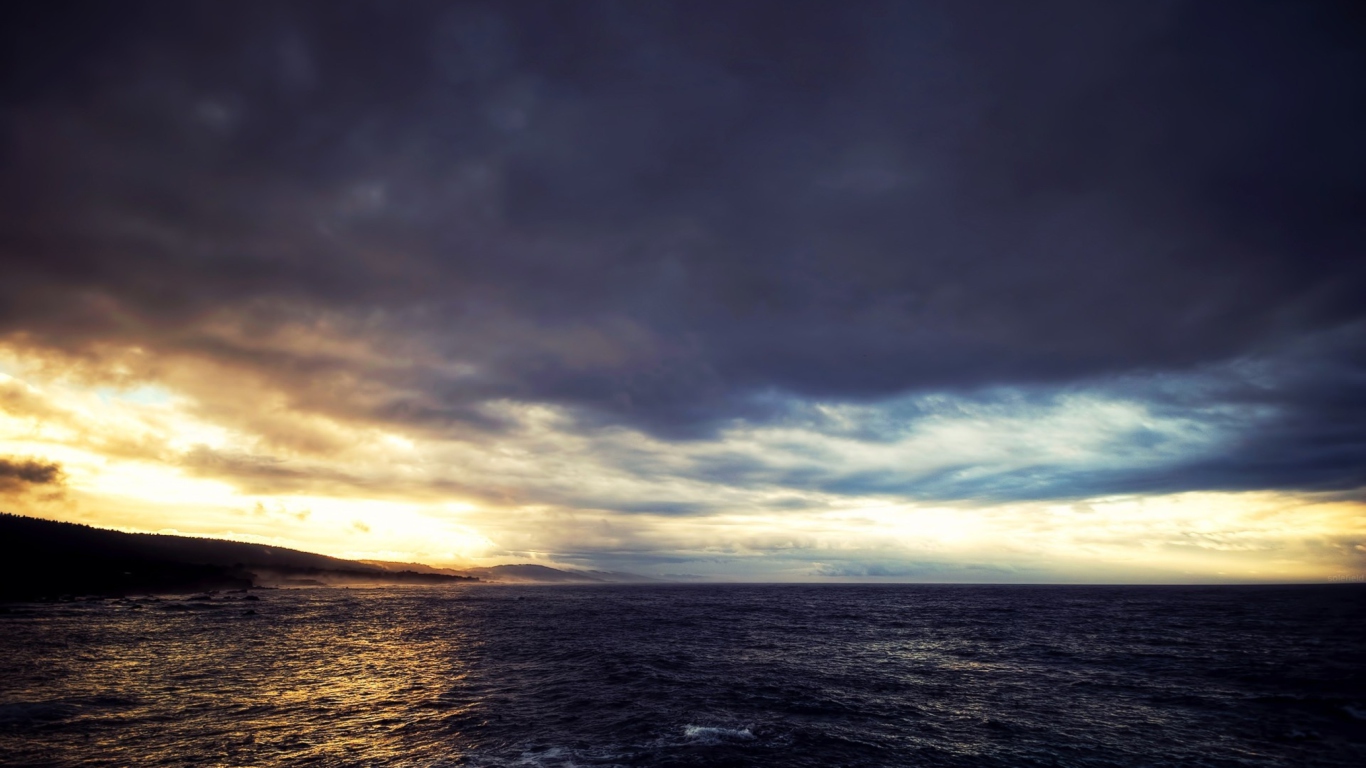 Cloudy Sunset And Black Sea wallpaper 1366x768