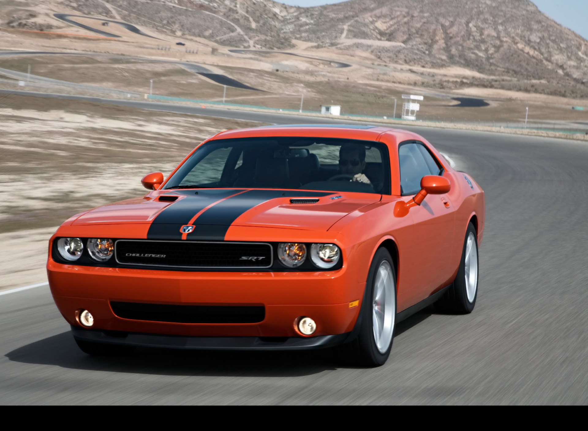 Dodge Challenger SRT8 wallpaper 1920x1408