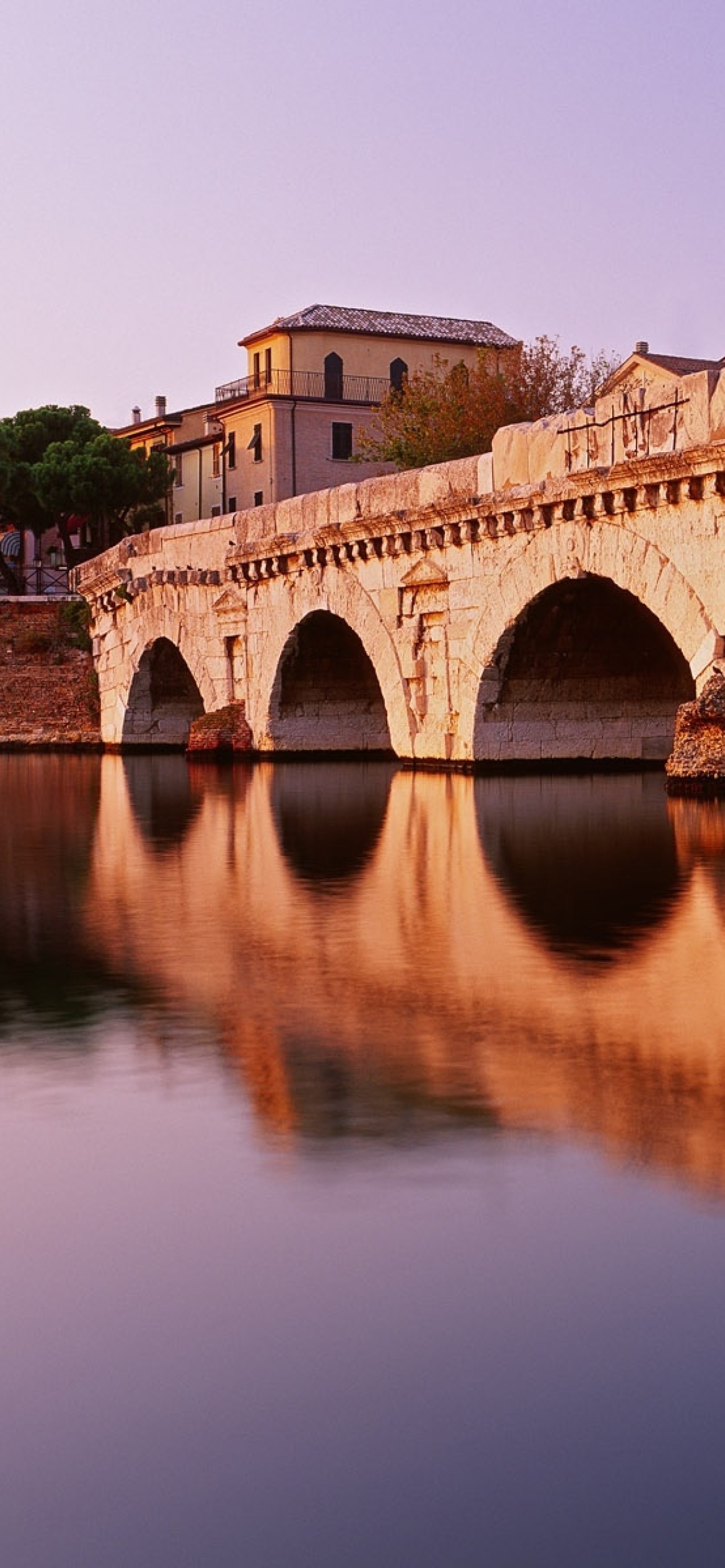 Fondo de pantalla Tiberius Bridge, Rimini 1170x2532