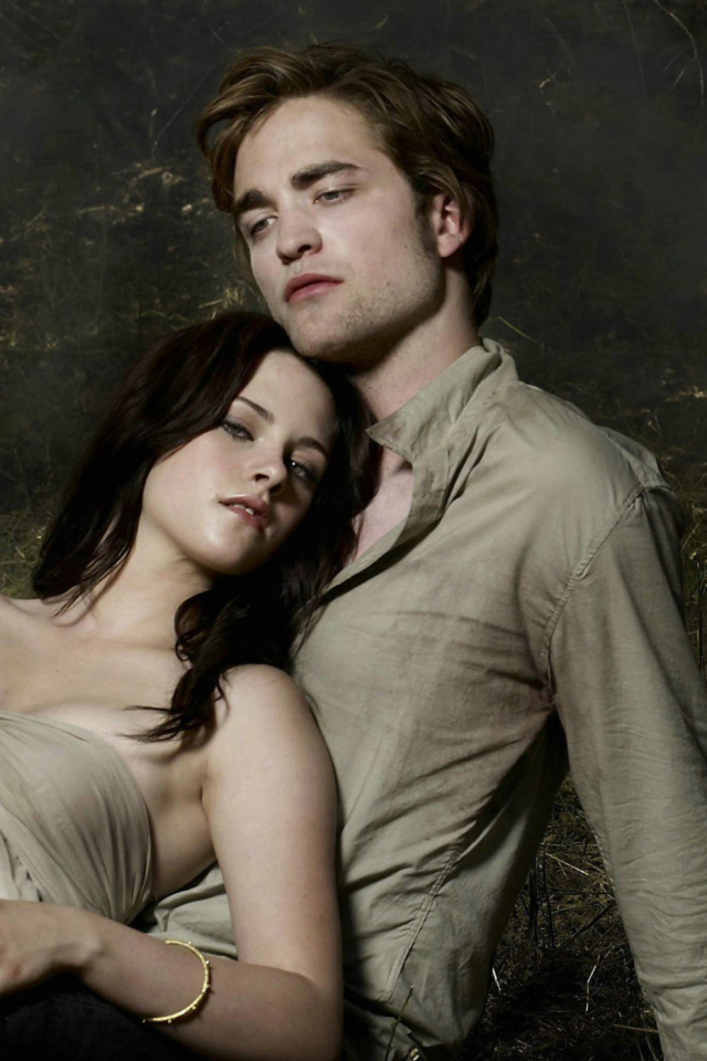 Обои Kristen Stewart and Robert Pattinson 640x960