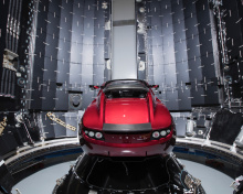 Das SpaceX Starman Tesla Roadster Wallpaper 220x176