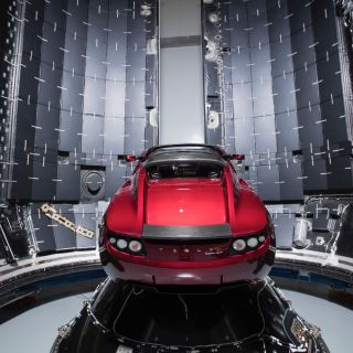 SpaceX Starman Tesla Roadster - Obrázkek zdarma pro iPad