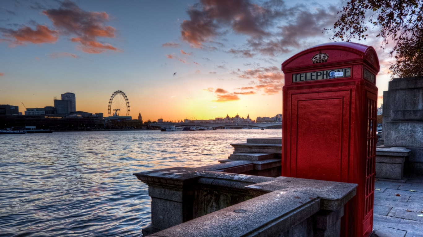 Обои England Phone Booth in London 1366x768
