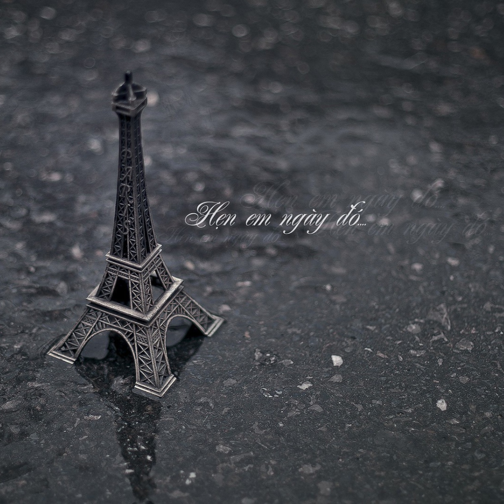 Toy Eiffel Tower screenshot #1 1024x1024