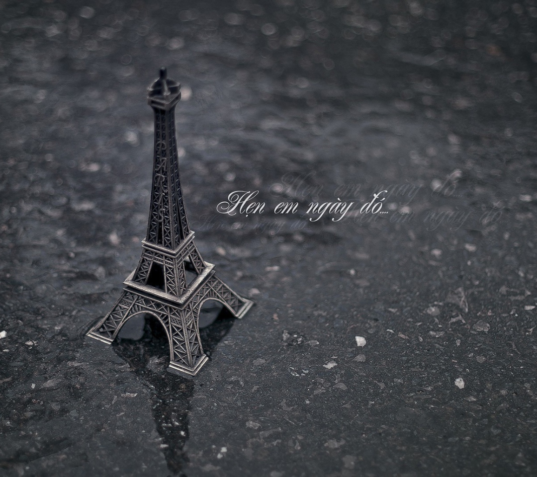 Fondo de pantalla Toy Eiffel Tower 1080x960