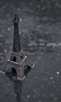 Toy Eiffel Tower screenshot #1 240x400