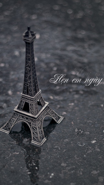 Das Toy Eiffel Tower Wallpaper 360x640