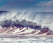 Das Strong Ocean Waves Wallpaper 176x144