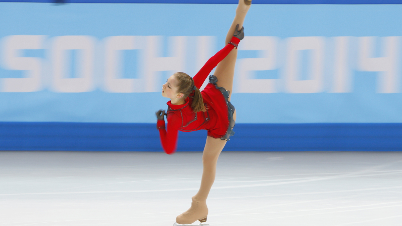 Fondo de pantalla Yulia Lipnitskaya Ice Skater Sochi 2014 1600x900