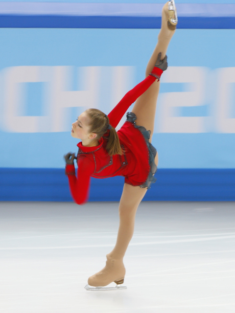 Обои Yulia Lipnitskaya Ice Skater Sochi 2014 480x640