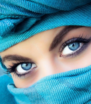 Beautiful Eyes sfondi gratuiti per iPhone 4S