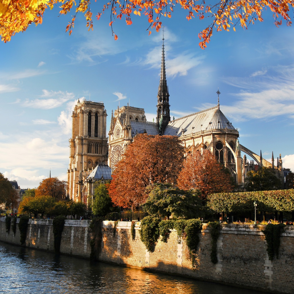 Notre Dame de Paris wallpaper 1024x1024