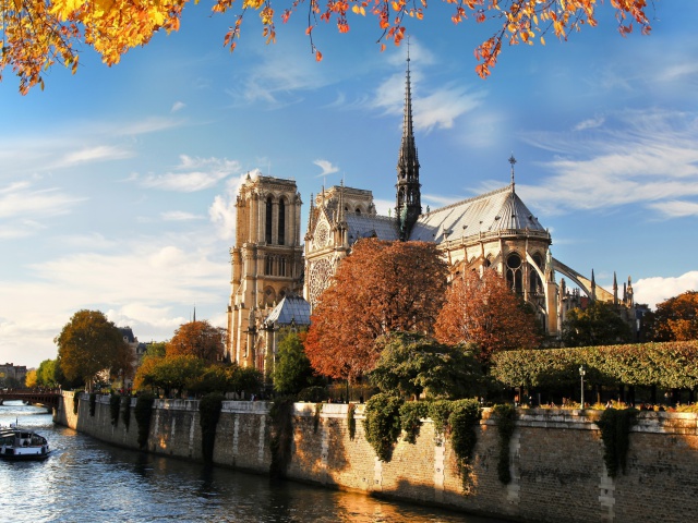 Notre Dame de Paris wallpaper 640x480
