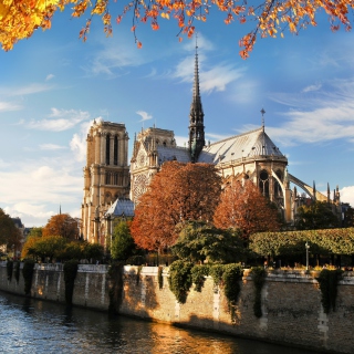 Kostenloses Notre Dame de Paris Wallpaper für 1024x1024